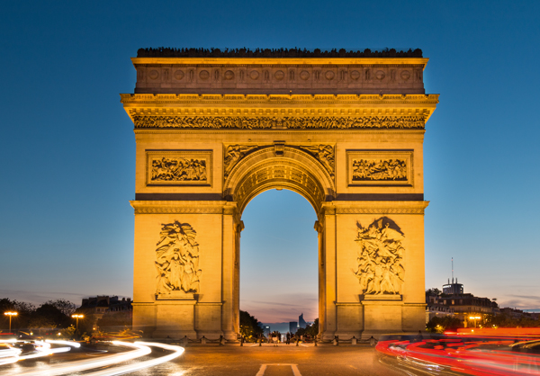 Champs-Elysées et Arc de Triomphe