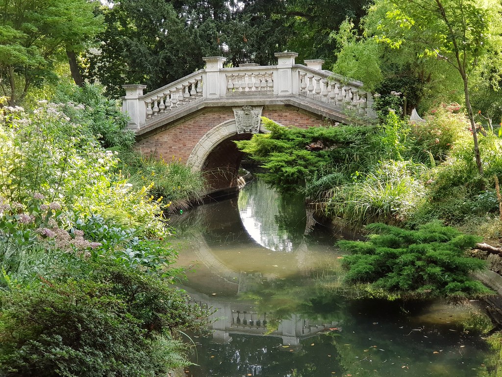 parc-monceau-hotel-jardin-villiers-paris