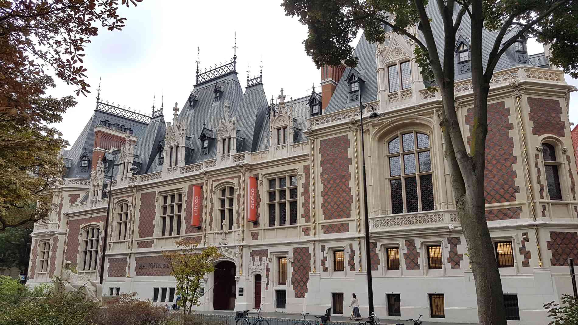 cite-de-l'economie-hotel-jardin-de-villiers-paris